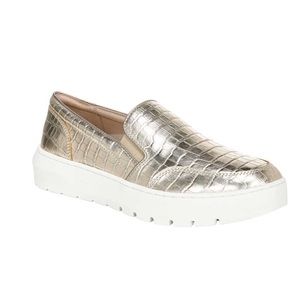 VIONIC NEW IN BOX Slip-on Sneaker. Dinora Croc